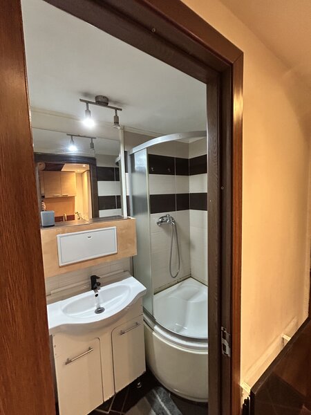 Nicolae Grigorescu, Titan, garsoniera.